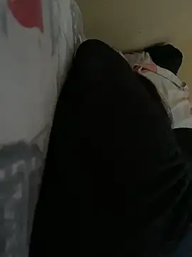 Snapshot of val_zx chatting on October 18, 7:04 pm val zx online show from October 18, 7:04 pm