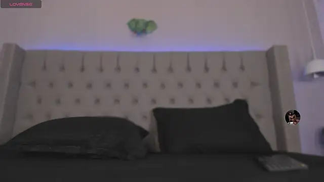 Emiliana Rios online show from November 1, 4:27 am