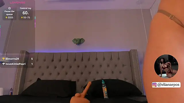 Emiliana Rios online show from November 22, 4:15 am