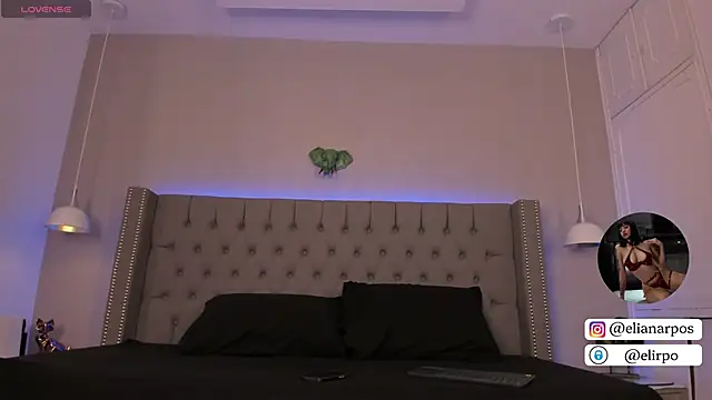 Snapshot of Emiliana_Rios chatting on October 10, 4:17 am Emiliana Rios online show from October 10, 4:17 am