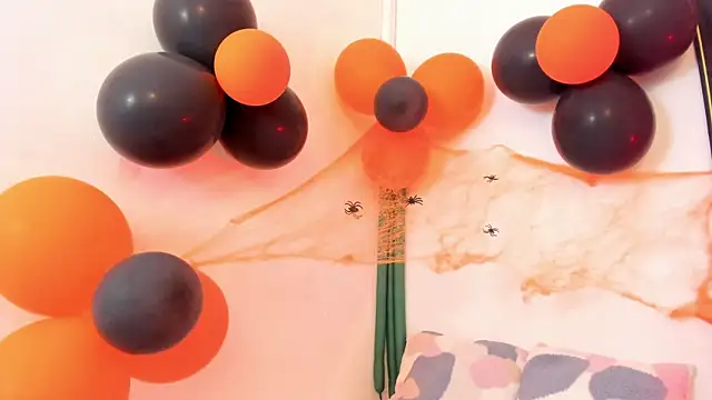 dullce77 online show from October 30, 8:32 pm