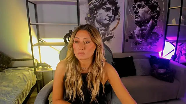 SarahAlluring online show from September 13, 12:57 pm