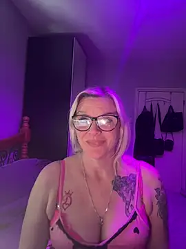 Curvy-Cleo online show from April 14, 7:58 pm