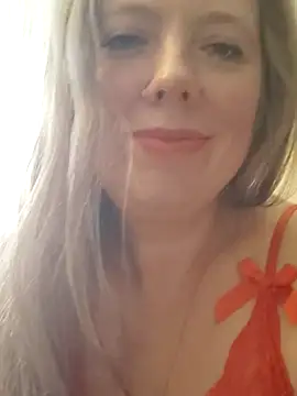 Snapshot of Irina3718 chatting on October 6, 1:50 pm Irina3718 online show from October 6, 1:50 pm