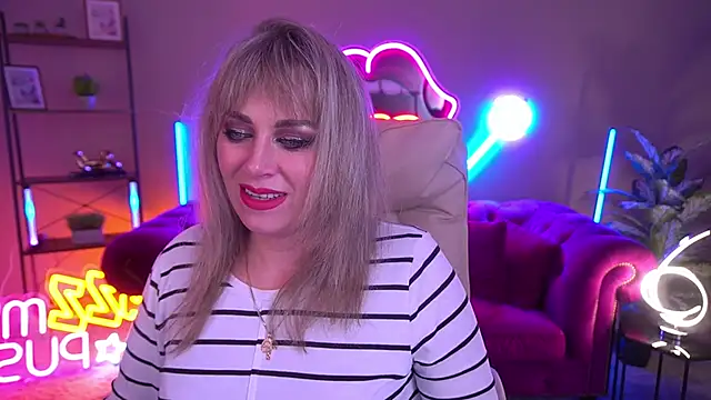 CandyLadyyy online show from November 30, 9:19 pm