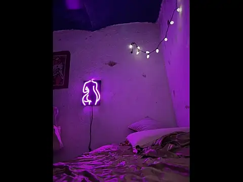 LoganPeny online show from April 5, 4:00 am