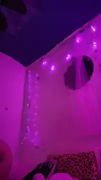 LoganPeny online show from April 17, 9:33 am