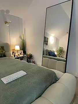 CelineReys online show from March 13, 7:15 pm