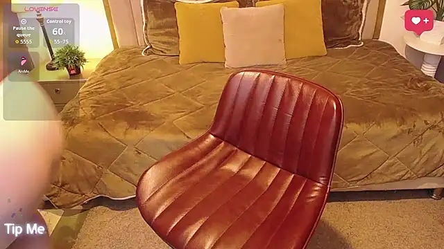 ailyn maury online show from April 8, 1:35 pm