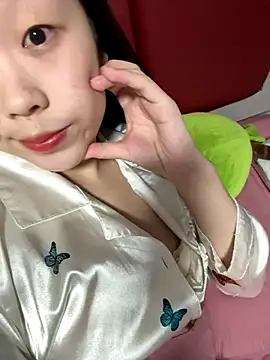 Snapshot of Minnie-66 chatting on October 21, 1:26 pm Minnie-66 online show from October 21, 1:26 pm