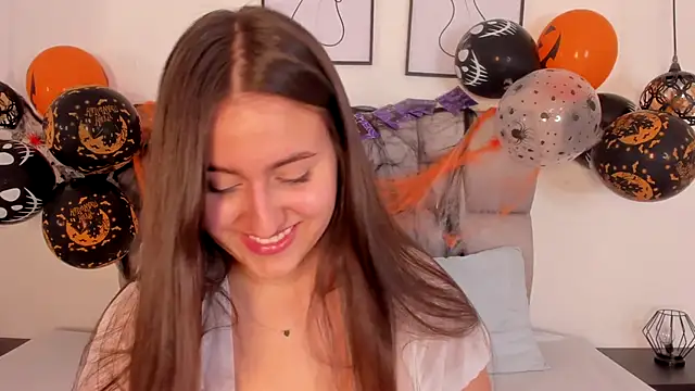 Hanna Evans   online show from October 29, 1:37 pm