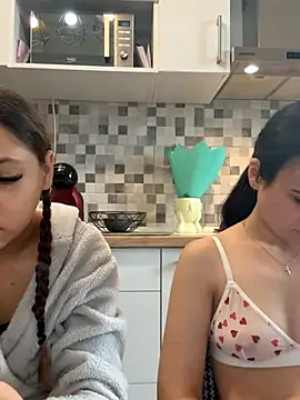 18teengirl3 online show from October 13, 8:39 am