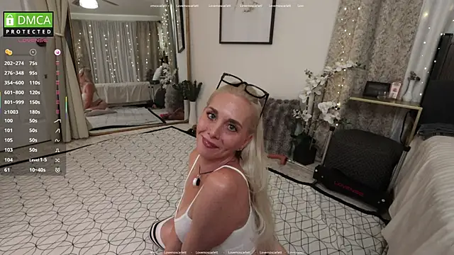 LoveMoScarlett online show from May 1, 9:29 pm