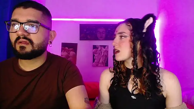 Snapshot of TwinFlamesX chatting on September 20, 2:04 pm TwinFlamesX online show from September 20, 2:04 pm