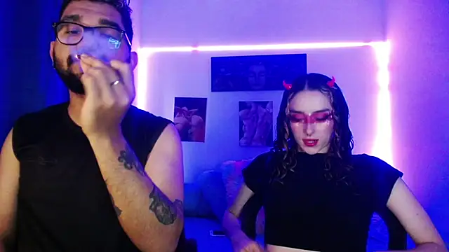 Snapshot of TwinFlamesX chatting on September 11, 10:43 pm TwinFlamesX online show from September 11, 10:43 pm