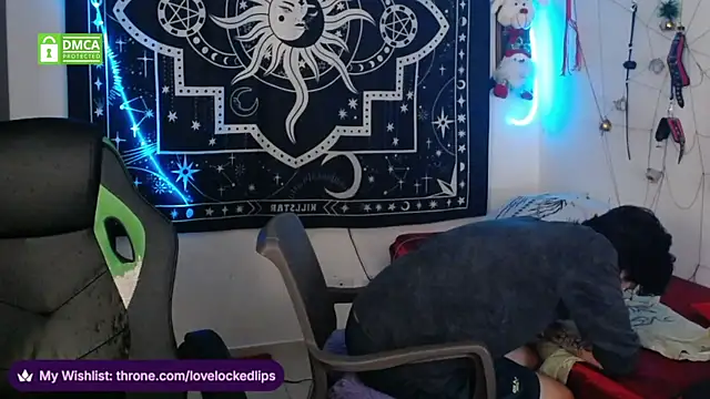 lovelockedlips online show from December 20, 5:22 am