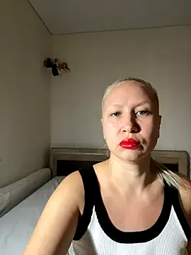 Snapshot of Nikusia chatting on October 9, 1:37 pm Nikusia online show from October 9, 1:37 pm