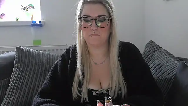 Sizzling Indie36 online show from November 19, 2:28 pm