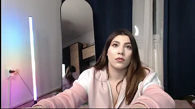 Natasha Cameron22 online show from March 1, 6:40 pm