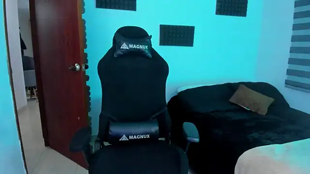 hannarusso online show from April 5, 12:09 am