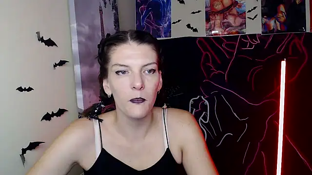 VanessaRey  online show from October 28, 8:20 am