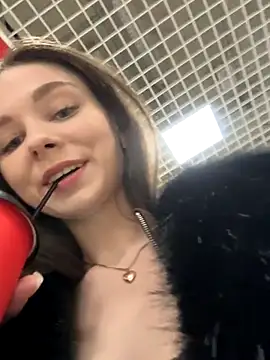 MilaBee online show from January 8, 10:30 am