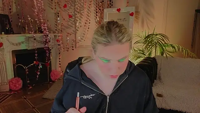 Jes Solar online show from February 28, 11:04 pm