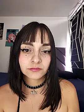 KARINNA  RAVEN online show from April 19, 9:28 pm