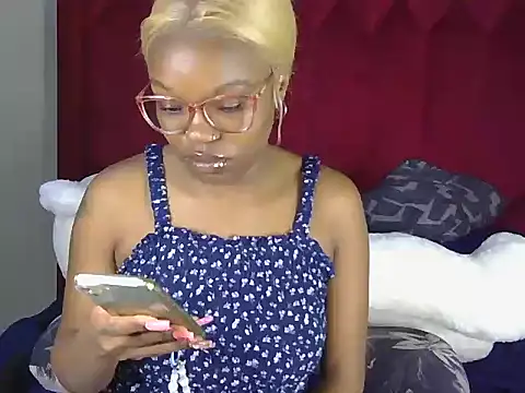 YummyMelanin117 online show from September 22, 7:45 pm