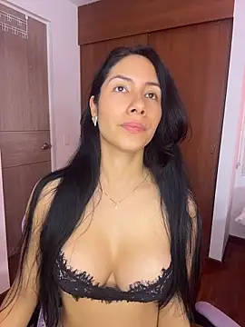 ArianaReynoldss online show from April 15, 2:06 pm