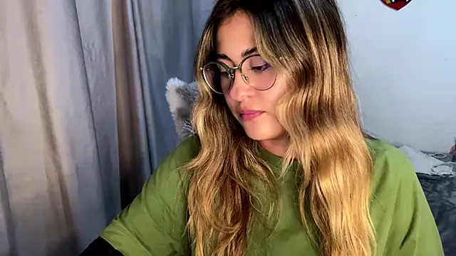 emma  bell  online show from November 14, 11:49 pm