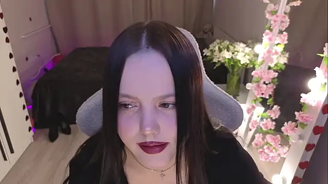 Betty  Davvis online show from February 19, 2:38 pm