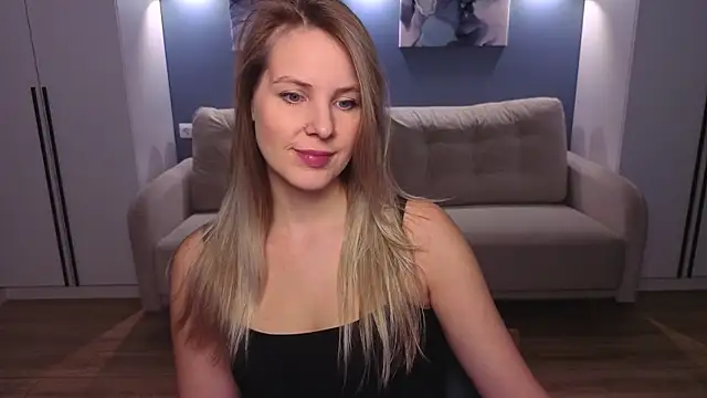 MelanieBennett online show from March 13, 6:36 am