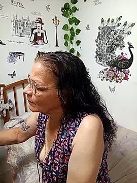 katrina perez online show from April 18, 11:26 pm