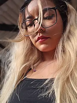 Pretty roxxyy online show from April 21, 11:28 am