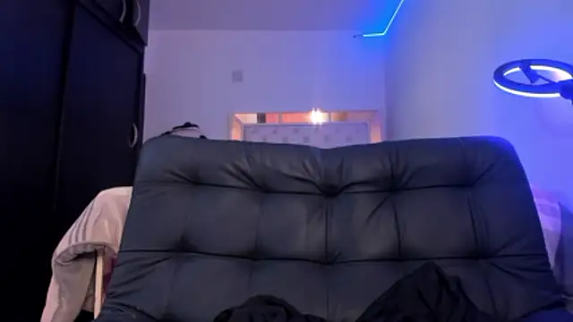 Bella  hamilton online show from January 18, 3:03 am