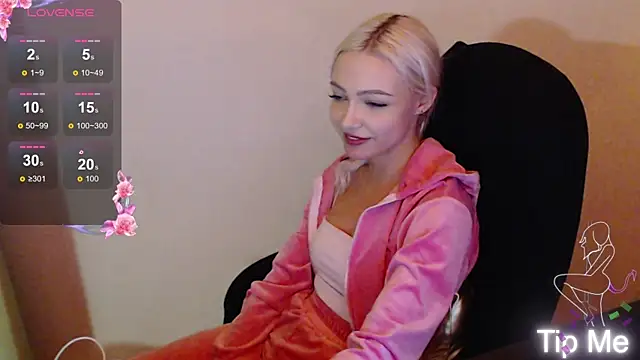 LinaLirian online show from October 9, 10:47 pm