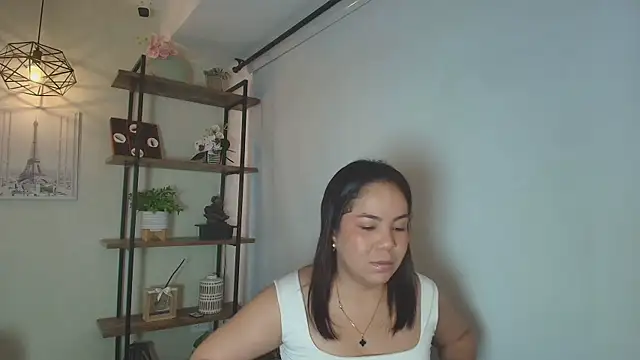  Victoria Collins online show from April 10, 12:00 pm