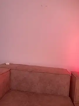 alissradiante1 online show from March 14, 2:12 am