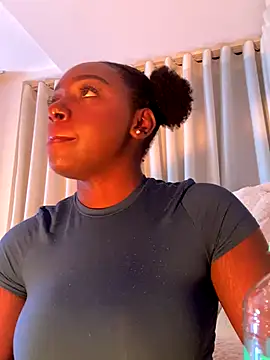 alissradiante1 online show from November 18, 4:24 am