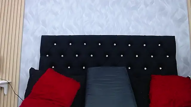 xandrinakarzon online show from November 1, 8:02 pm