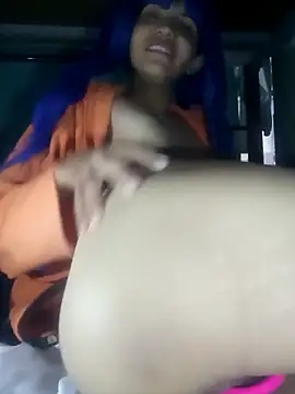 famousfox-69 online show from October 6, 4:29 am