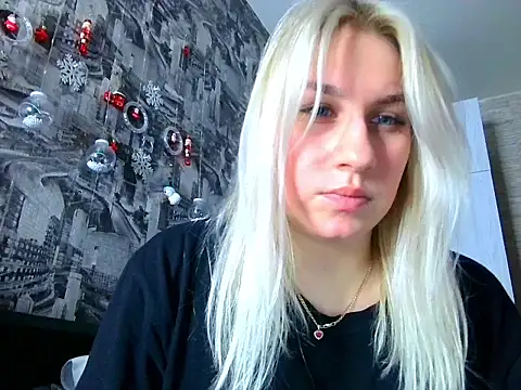 HoneyNelly online show from April 22, 9:01 pm