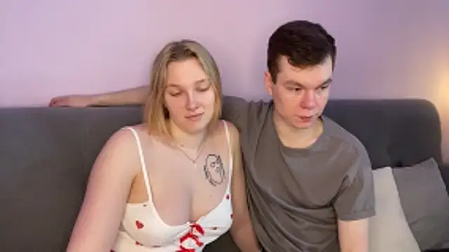 julielourens online show from February 1, 8:02 am