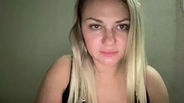 MonicaSweett online show from October 22, 7:30 pm