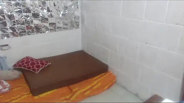 rose-crystal online show from February 25, 1:48 am