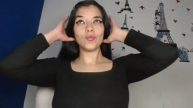 Snapshot of IVONNE_SEX chatting on October 4, 10:25 pm IVONNE SEX online show from October 4, 10:25 pm