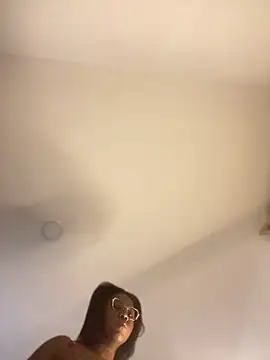 Alexia 24 online show from June 12, 1:35 am