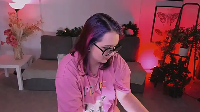 lunaalli online show from January 11, 9:42 pm