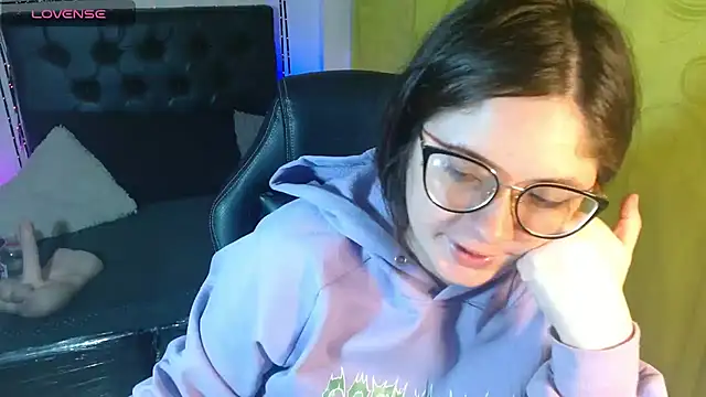 KrystalAdams online show from November 24, 1:13 pm